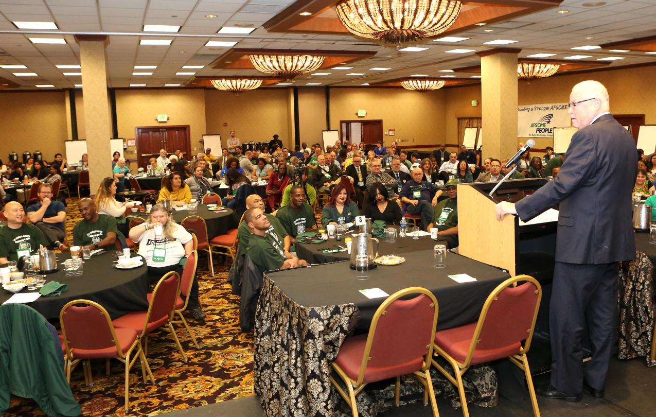 President Lee Saunders addresses the 2016 California PEOPLE Convention