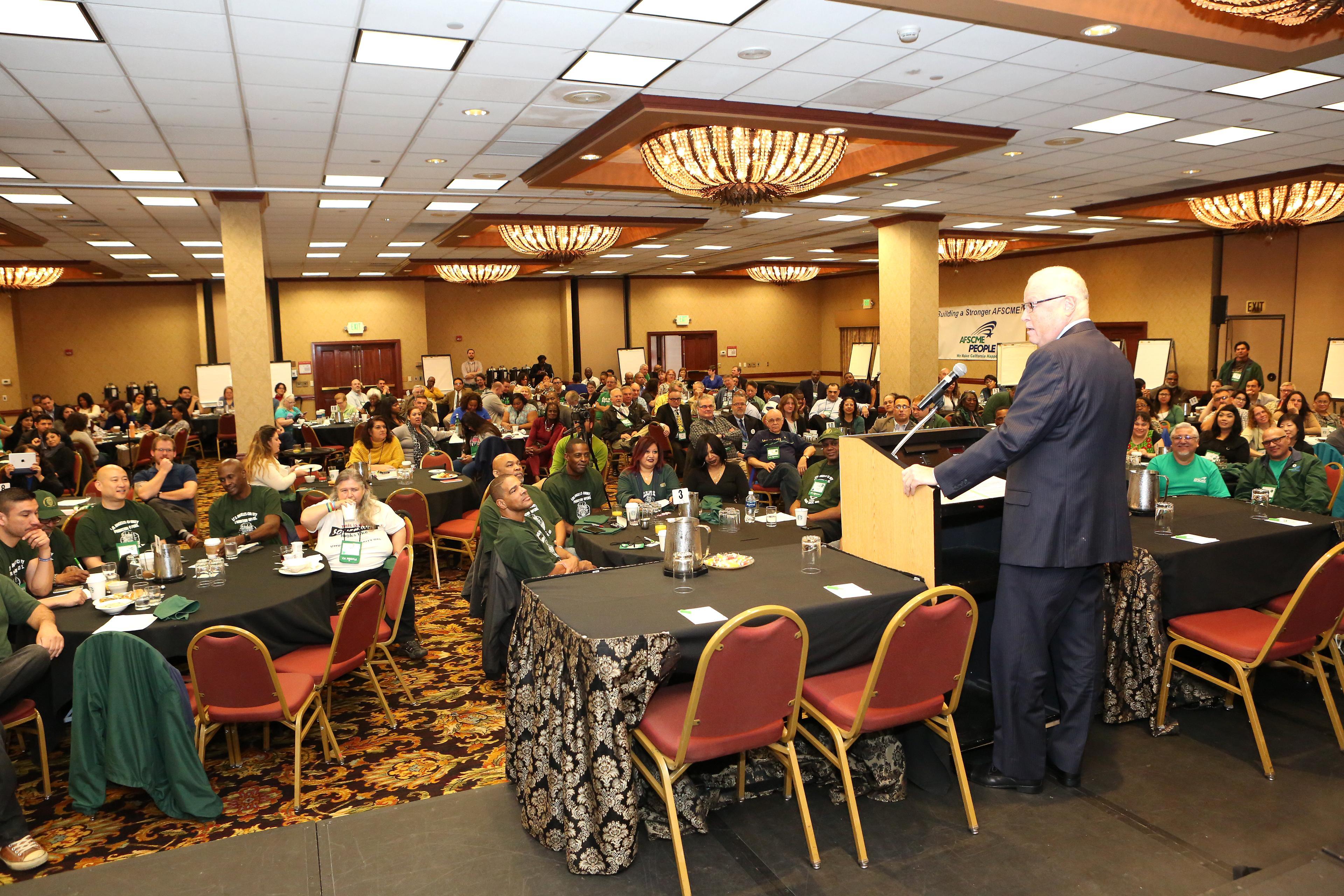 President Lee Saunders addresses the 2016 California PEOPLE Convention